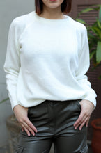 Load image into Gallery viewer, White Sweater - thestyleloftlb
