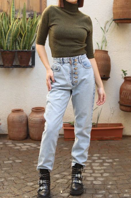 Buttoned Jeans - thestyleloftlb